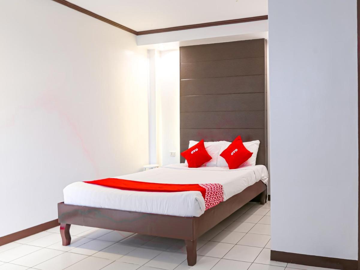 Oyo 759 Royal South Garden Suites Tagaytay City Exterior photo