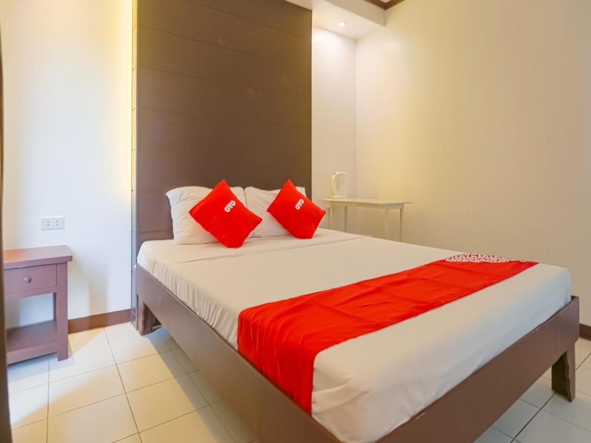 Oyo 759 Royal South Garden Suites Tagaytay City Exterior photo