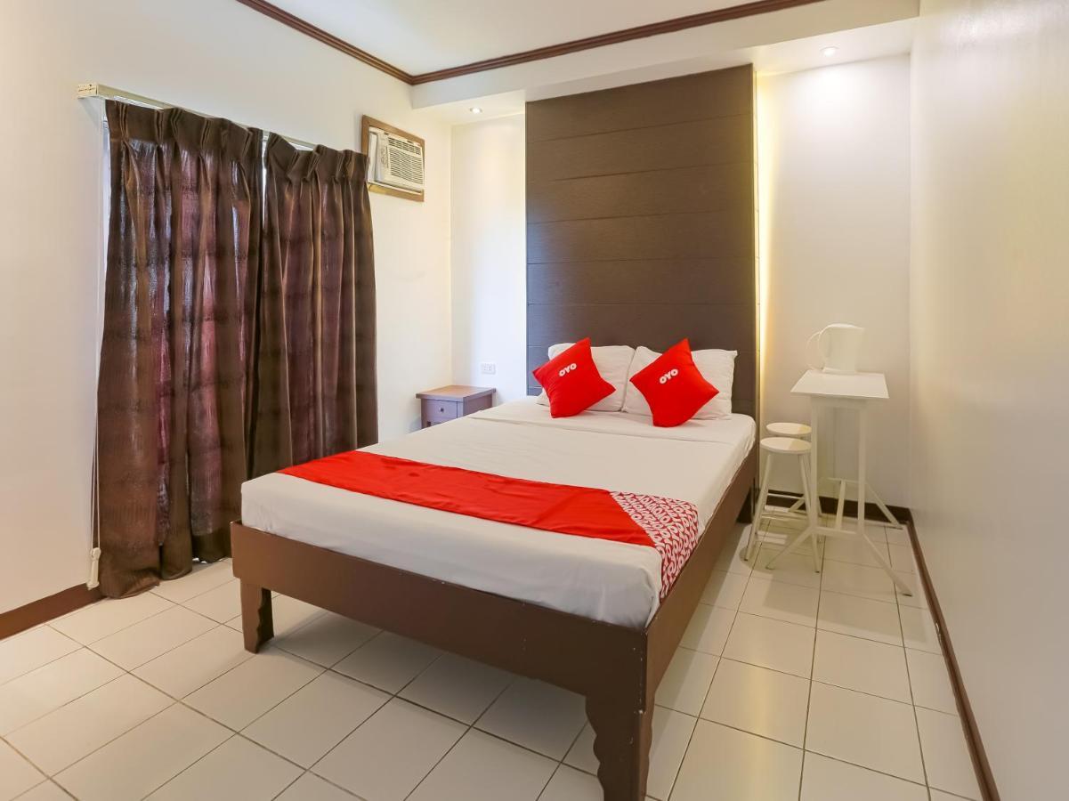Oyo 759 Royal South Garden Suites Tagaytay City Exterior photo